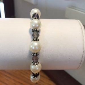 Pearl bracelet